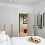 Deluxe 2br Mid Or Long Term Oldcity By Urbanesq * Bukarest