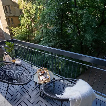 Appartamento Deluxe 2br Mid Or Long Term Oldcity By Urbanesq Bucarest