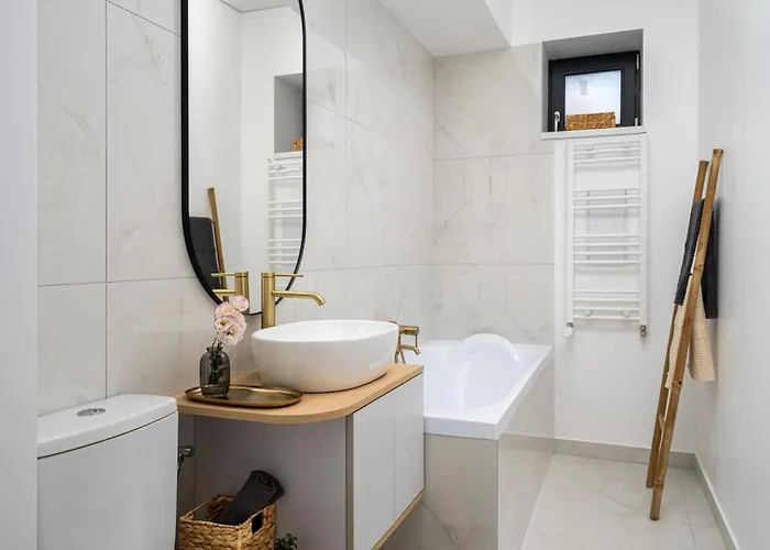 Διαμέρισμα Deluxe 2br Mid Or Long Term Oldcity By Urbanesq *