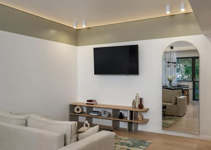 Appartamento Deluxe 2br Mid Or Long Term Oldcity By Urbanesq Bucarest