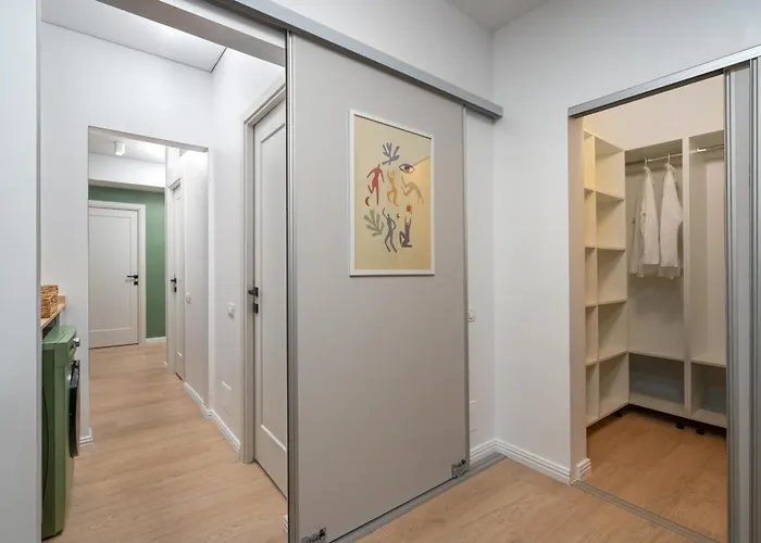 Deluxe 2br Mid Or Long Term Oldcity By Urbanesq Διαμέρισμα Βουκουρέστι