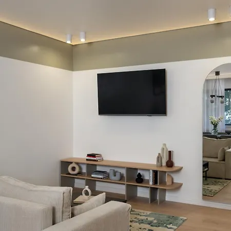 Lägenhet Deluxe 2br Mid Or Long Term Oldcity By Urbanesq Bukarest