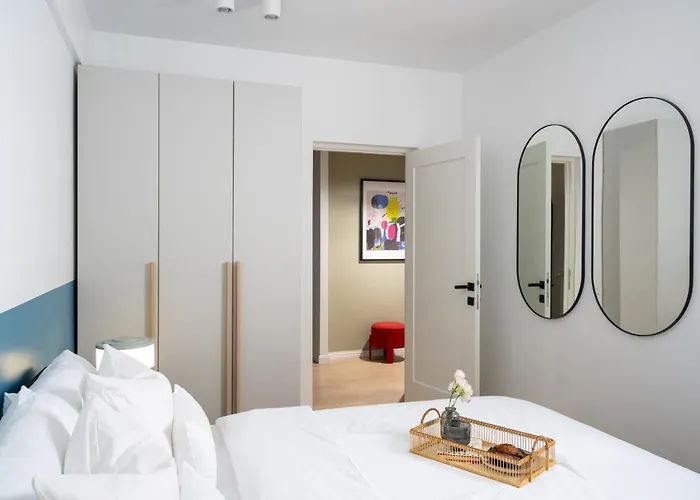 Deluxe 2br Mid Or Long Term Oldcity By Urbanesq * Bukareszt